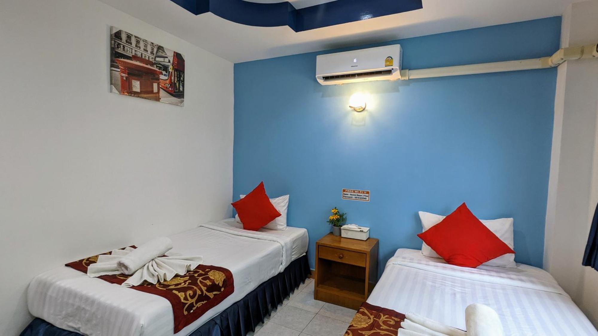 Heaven House Restro & Bar Hotel Patong Luaran gambar