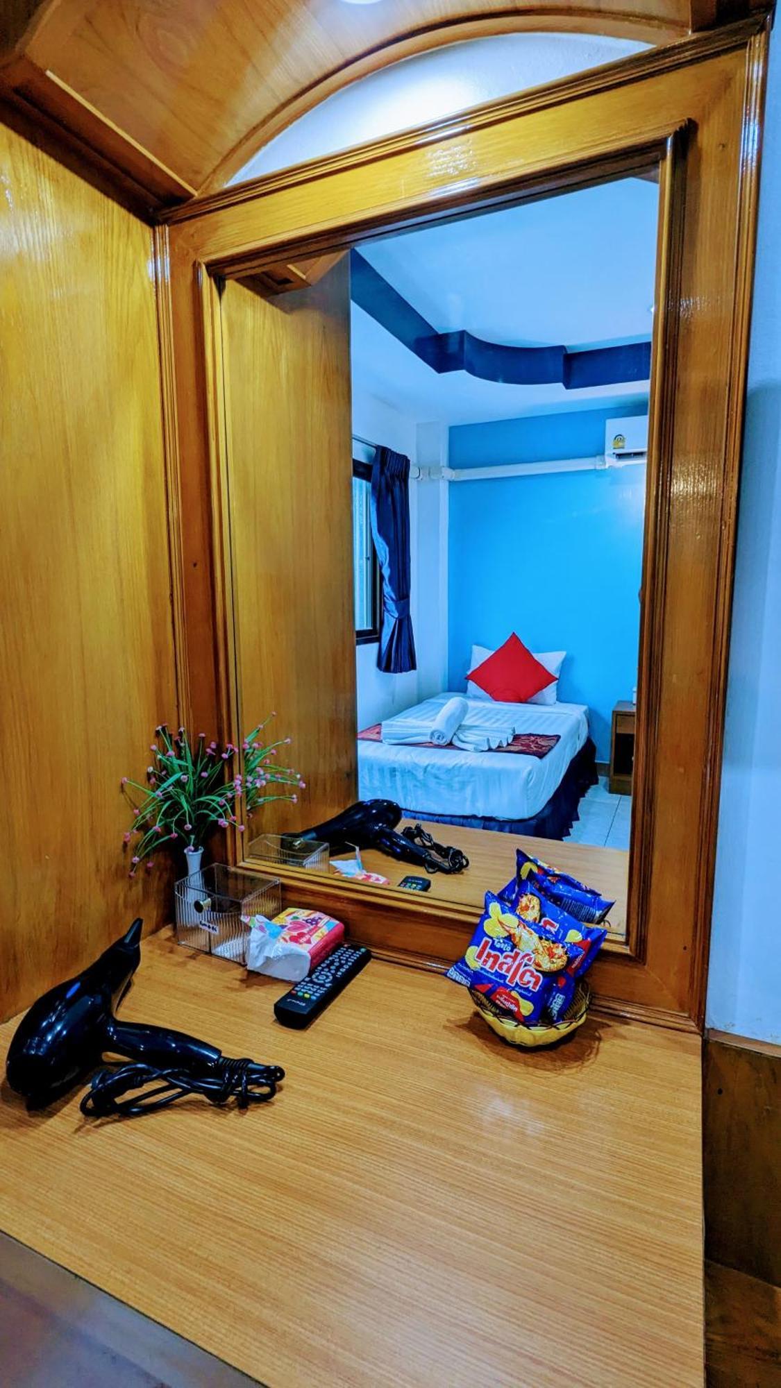 Heaven House Restro & Bar Hotel Patong Luaran gambar