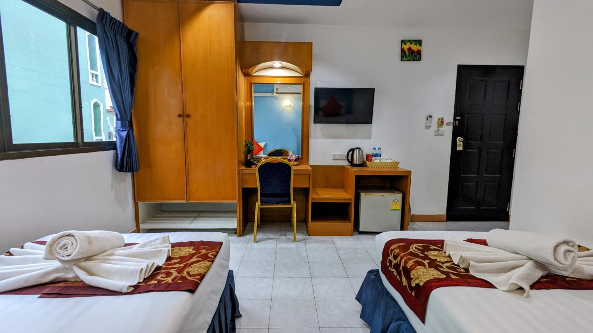 Heaven House Restro & Bar Hotel Patong Luaran gambar