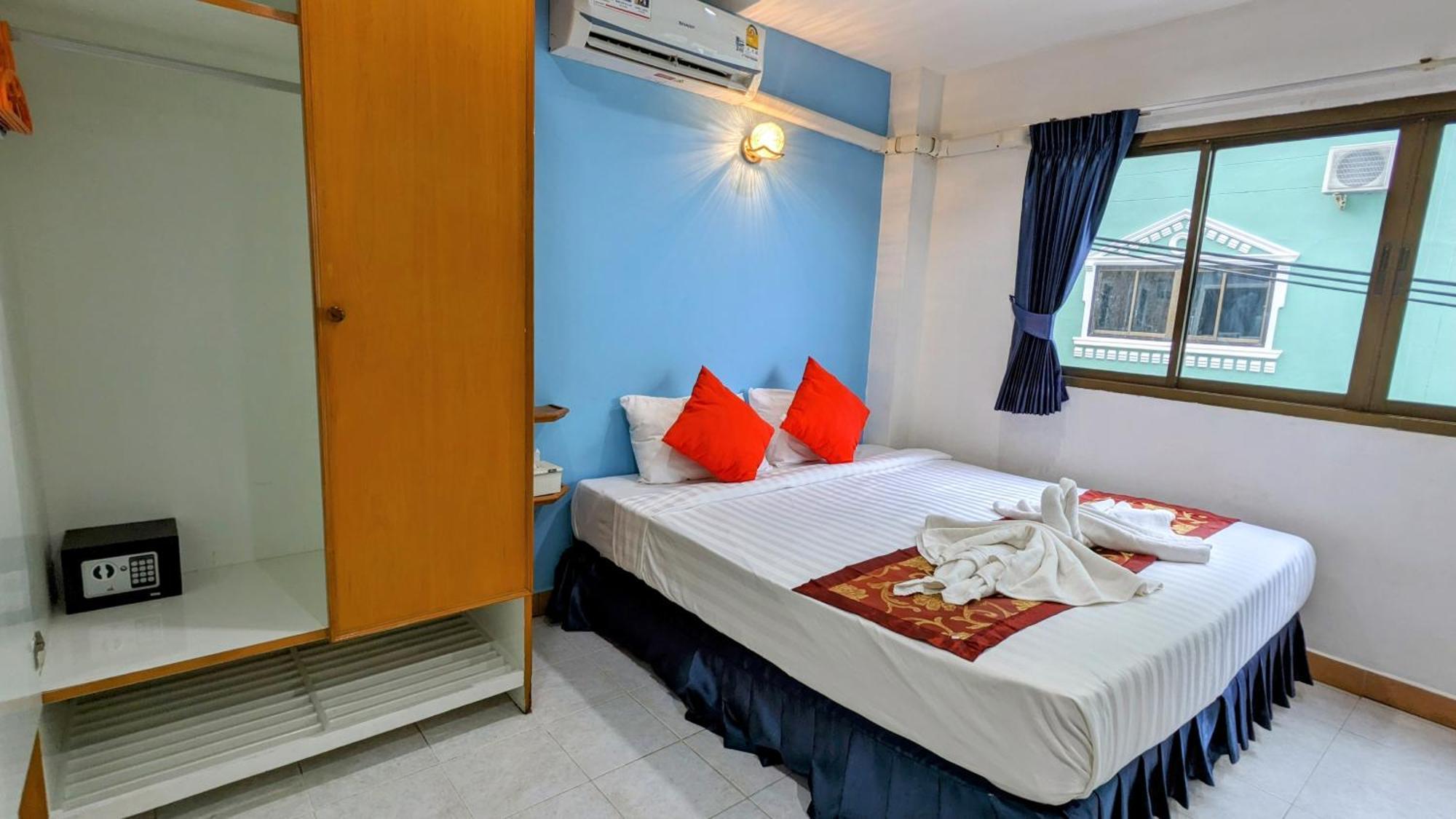 Heaven House Restro & Bar Hotel Patong Luaran gambar