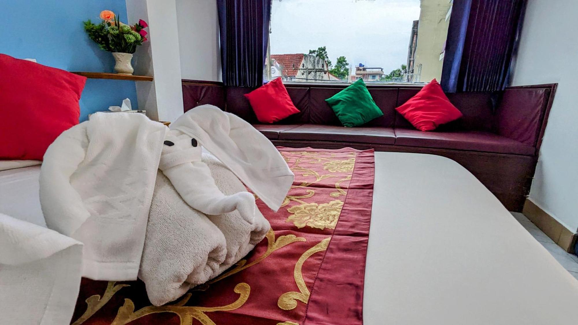 Heaven House Restro & Bar Hotel Patong Luaran gambar