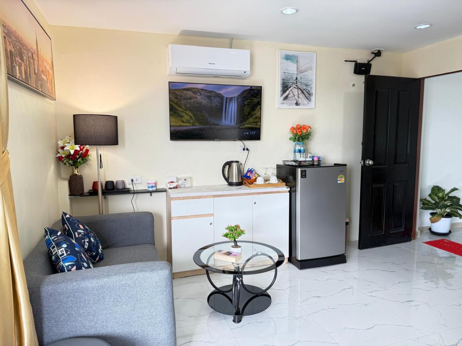 Heaven House Restro & Bar Hotel Patong Luaran gambar
