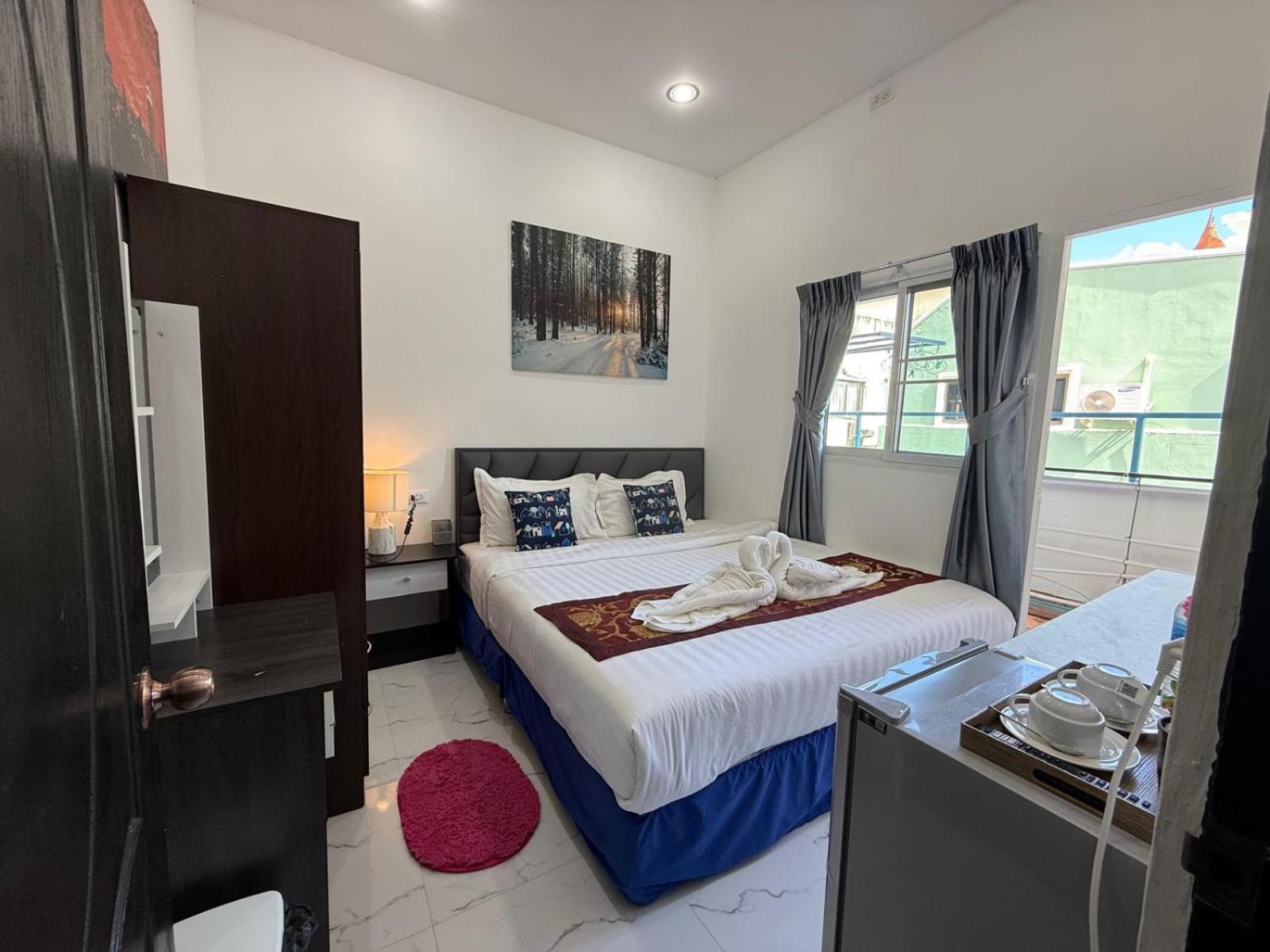 Heaven House Restro & Bar Hotel Patong Luaran gambar