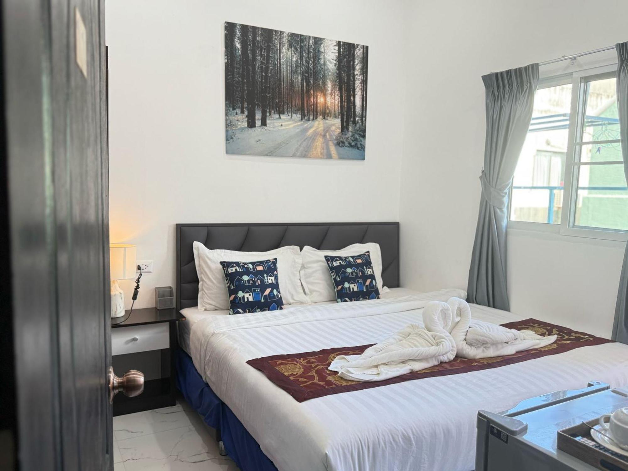 Heaven House Restro & Bar Hotel Patong Luaran gambar